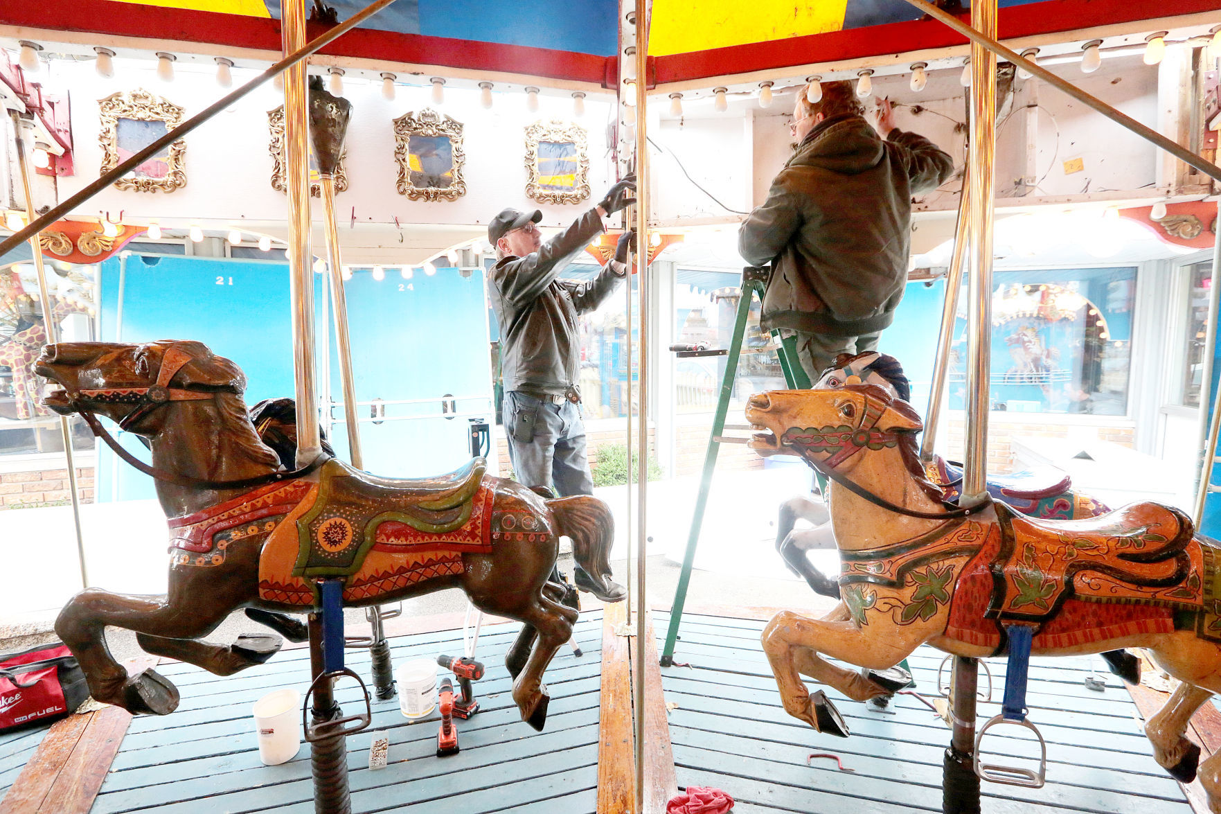 2017 Reassembling the carousel